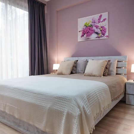 Gg Home - Cozy 2-Bedroom Apartment On Givi Kartozia Tbilisi ภายนอก รูปภาพ