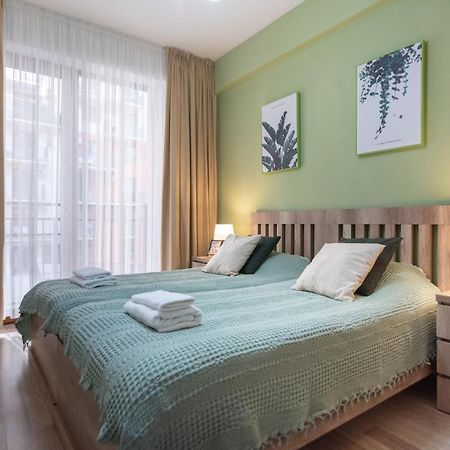 Gg Home - Cozy 2-Bedroom Apartment On Givi Kartozia Tbilisi ภายนอก รูปภาพ