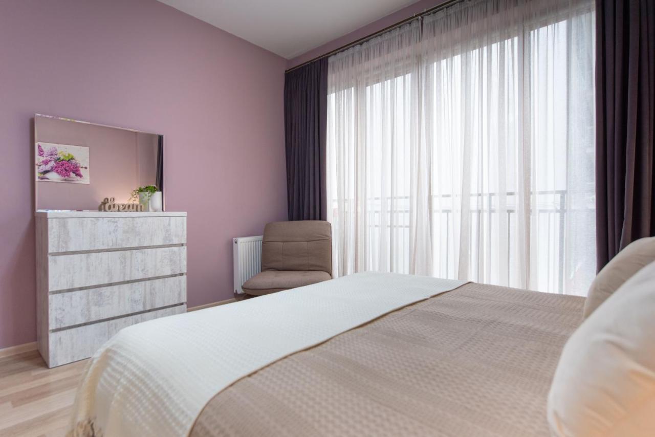 Gg Home - Cozy 2-Bedroom Apartment On Givi Kartozia Tbilisi ภายนอก รูปภาพ