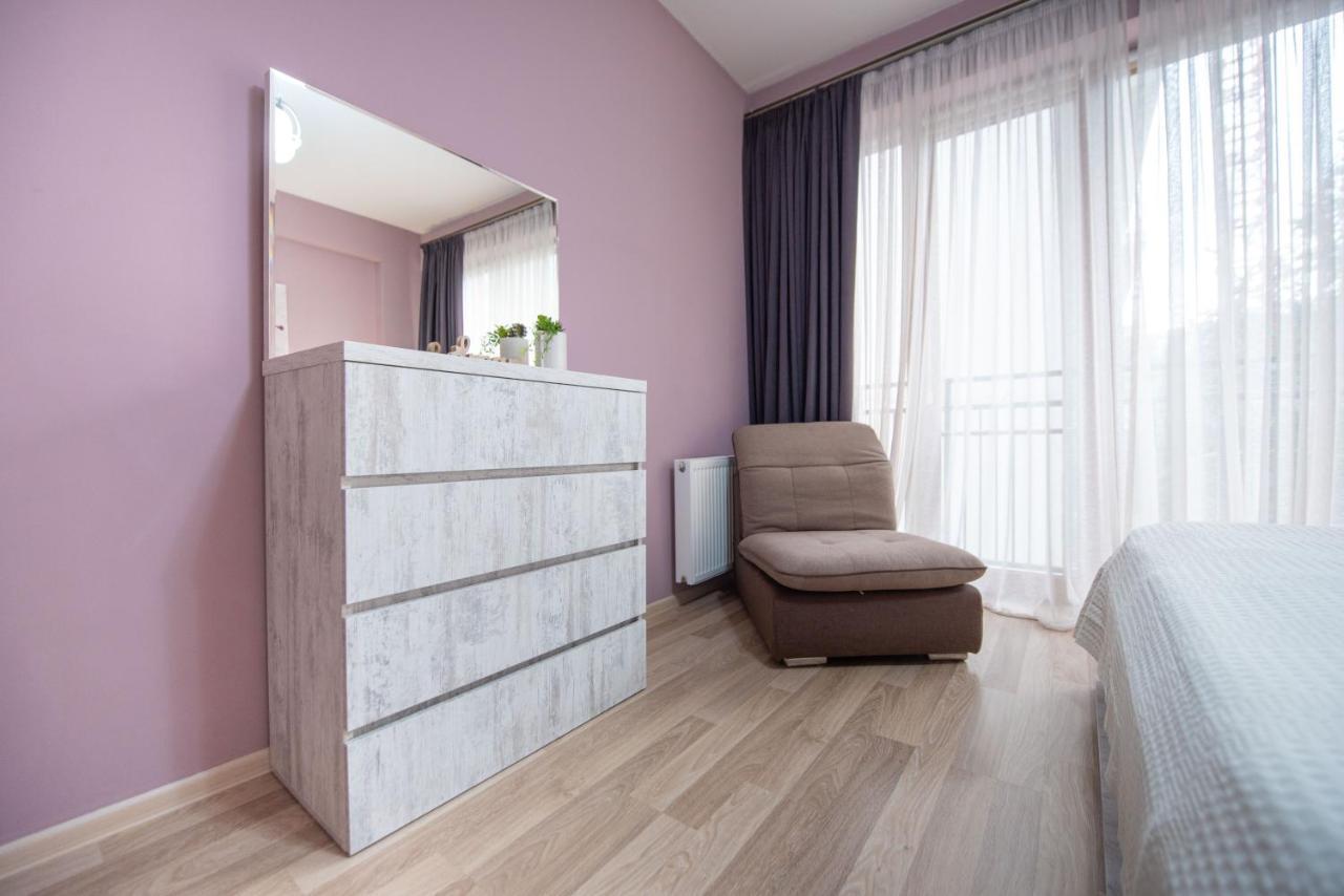 Gg Home - Cozy 2-Bedroom Apartment On Givi Kartozia Tbilisi ภายนอก รูปภาพ