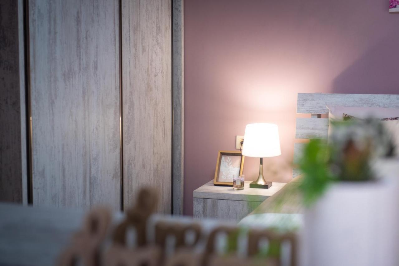Gg Home - Cozy 2-Bedroom Apartment On Givi Kartozia Tbilisi ภายนอก รูปภาพ