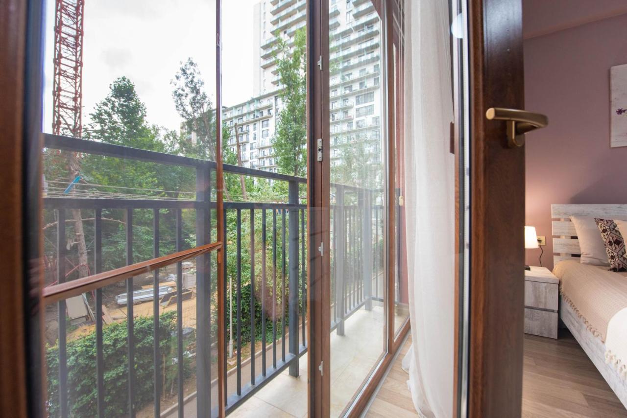 Gg Home - Cozy 2-Bedroom Apartment On Givi Kartozia Tbilisi ภายนอก รูปภาพ