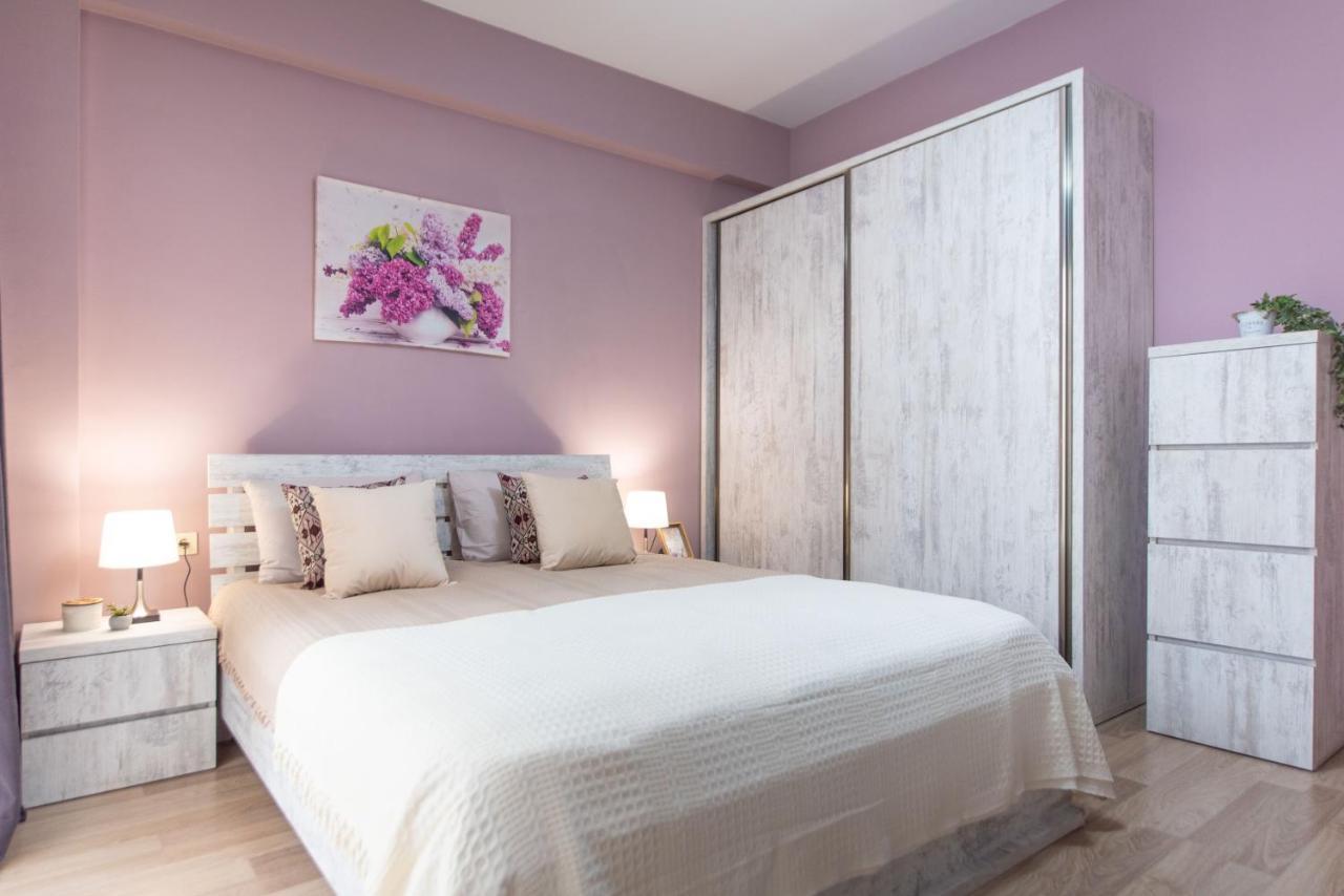 Gg Home - Cozy 2-Bedroom Apartment On Givi Kartozia Tbilisi ภายนอก รูปภาพ