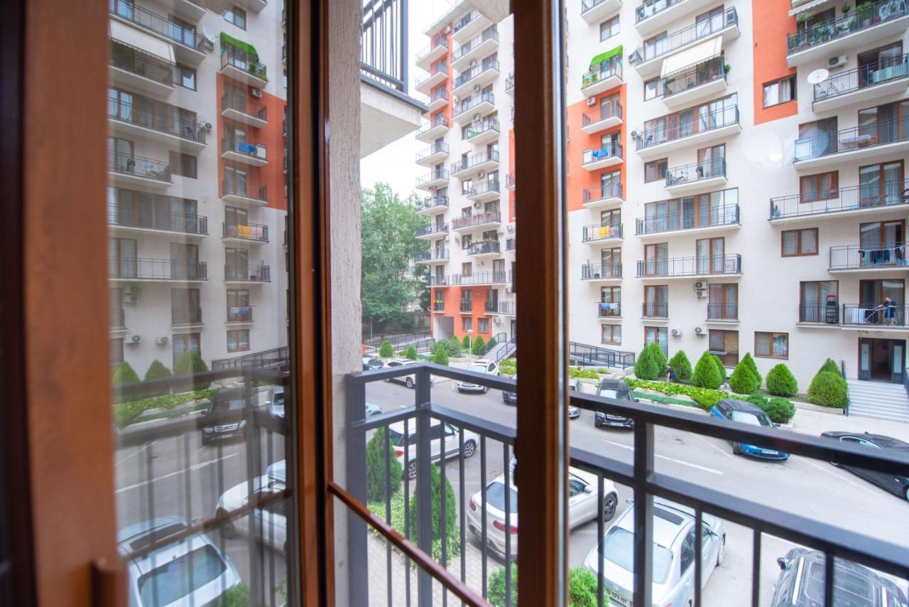 Gg Home - Cozy 2-Bedroom Apartment On Givi Kartozia Tbilisi ภายนอก รูปภาพ