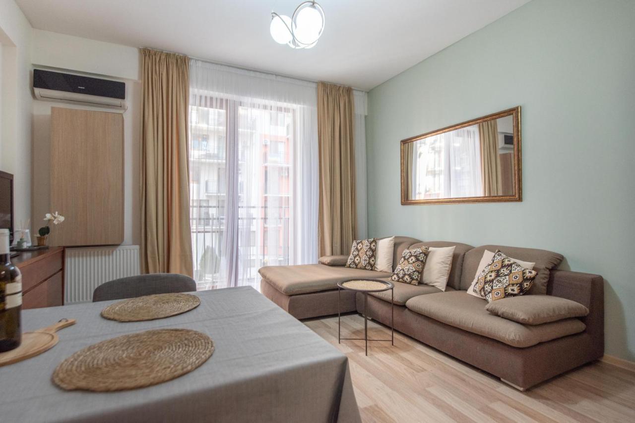 Gg Home - Cozy 2-Bedroom Apartment On Givi Kartozia Tbilisi ภายนอก รูปภาพ