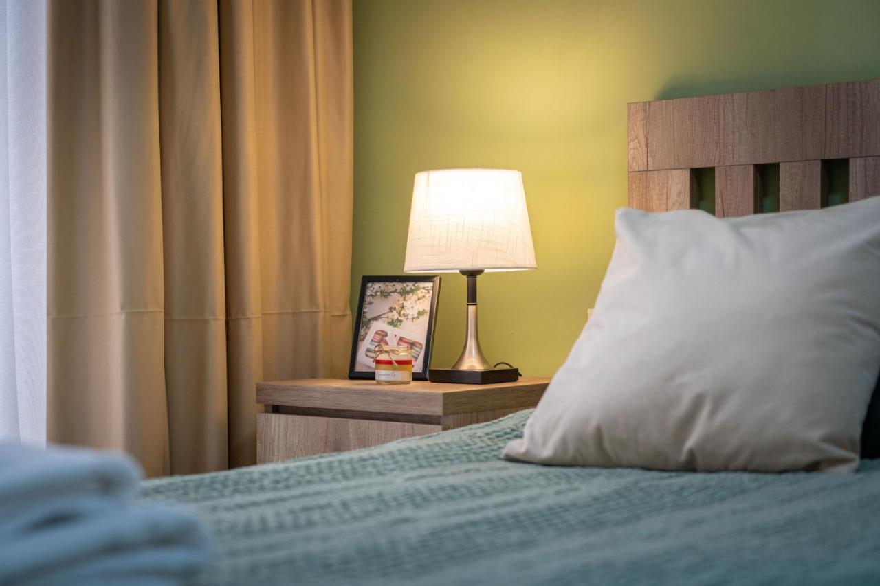 Gg Home - Cozy 2-Bedroom Apartment On Givi Kartozia Tbilisi ภายนอก รูปภาพ