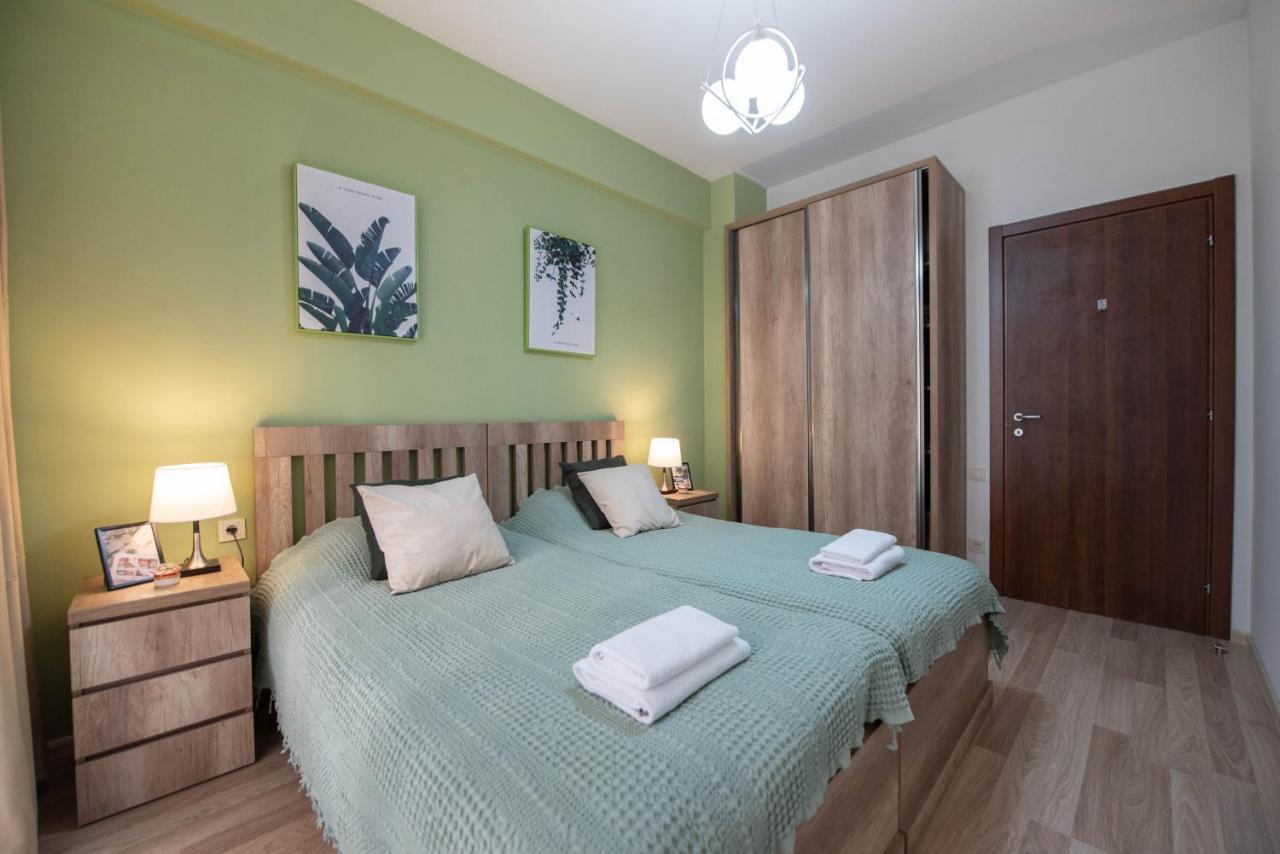Gg Home - Cozy 2-Bedroom Apartment On Givi Kartozia Tbilisi ภายนอก รูปภาพ